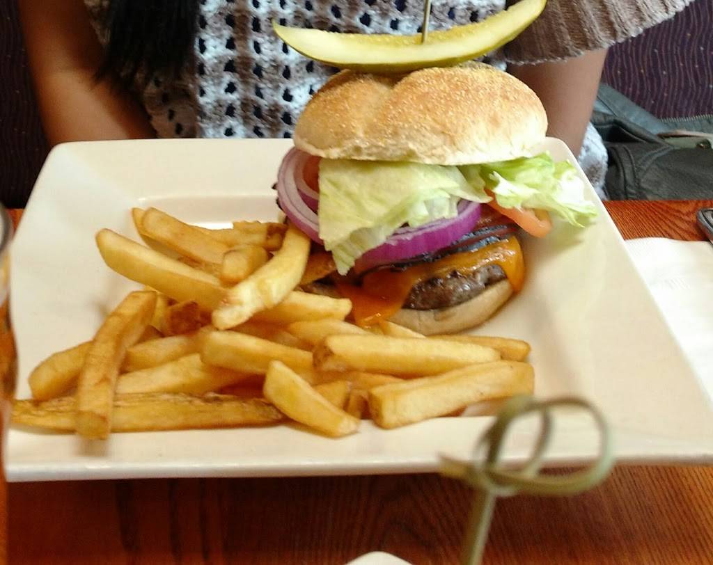 Summerhays Grill | restaurant | 1971 Baseline Rd, Ottawa, ON K2C 0C7, Canada | 6132286049 OR +1 613-228-6049