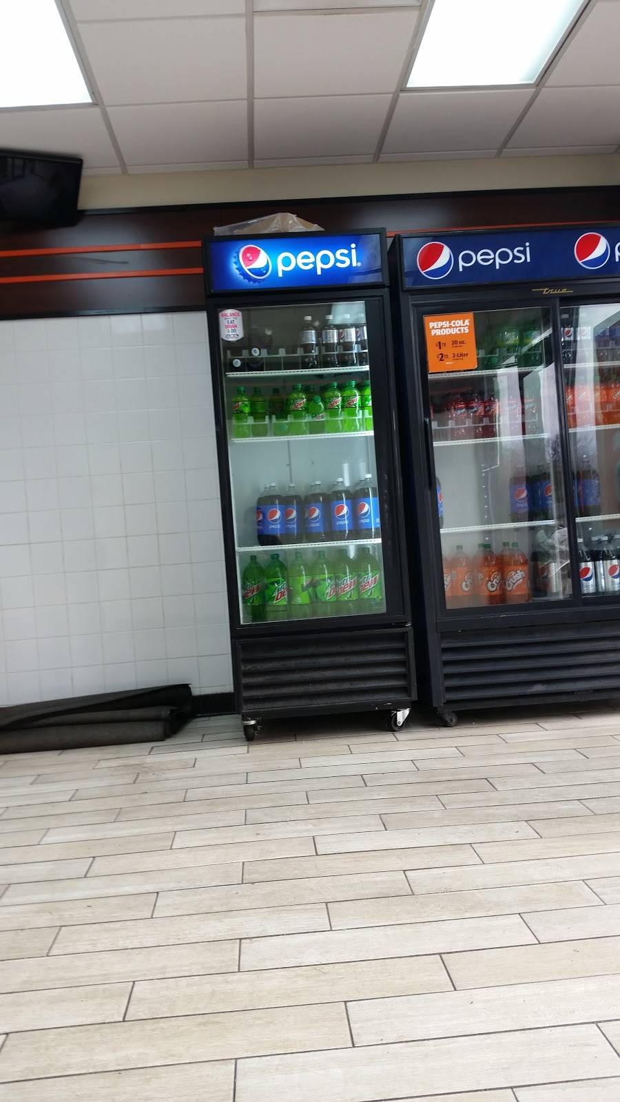 Little Caesars Pizza | meal takeaway | 9230 W Capitol Dr, Milwaukee, WI 53222, USA | 4144389000 OR +1 414-438-9000