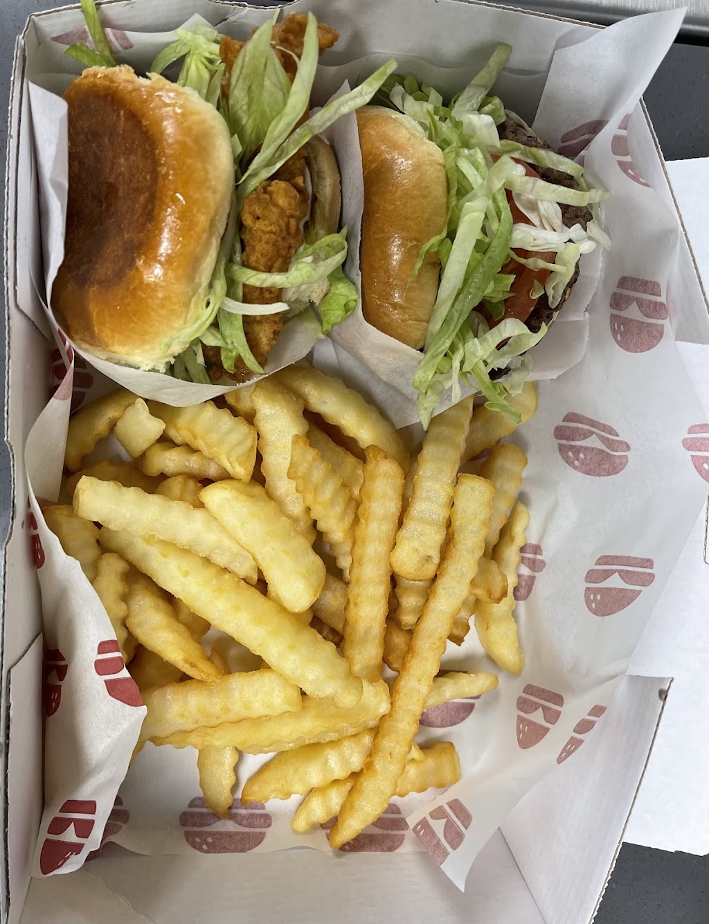 Savvy Sliders | restaurant | 56619 Van Dyke Ave, Shelby Twp, MI 48316, USA | 5863301111 OR +1 586-330-1111