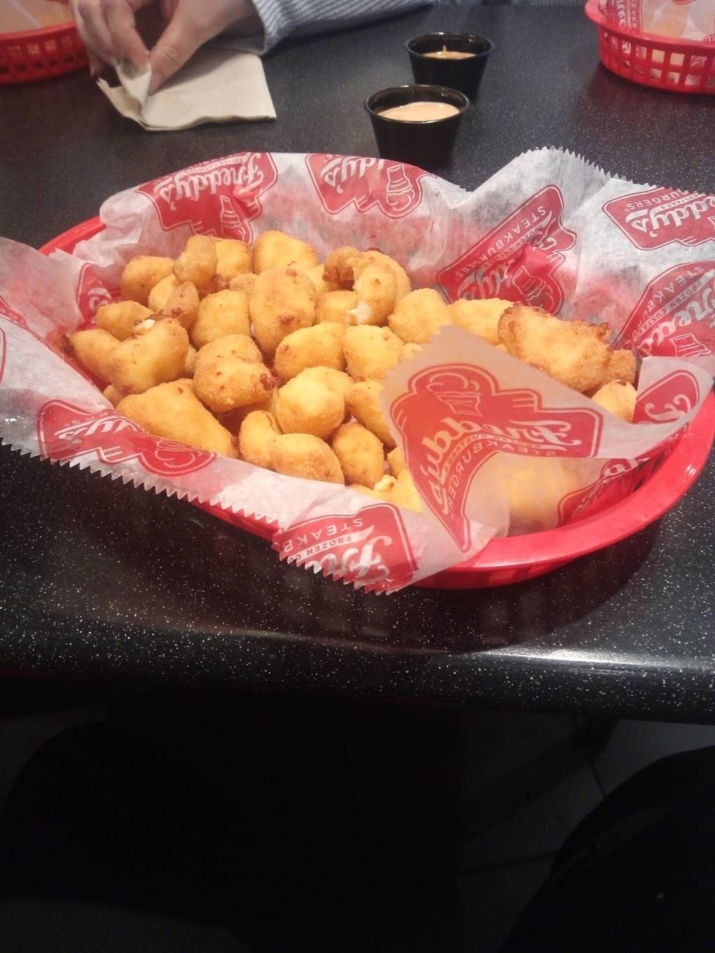 Freddys Frozen Custard & Steakburgers | restaurant | 2550 Central Ave SE #200, Albuquerque, NM 87106, USA | 5052688942 OR +1 505-268-8942