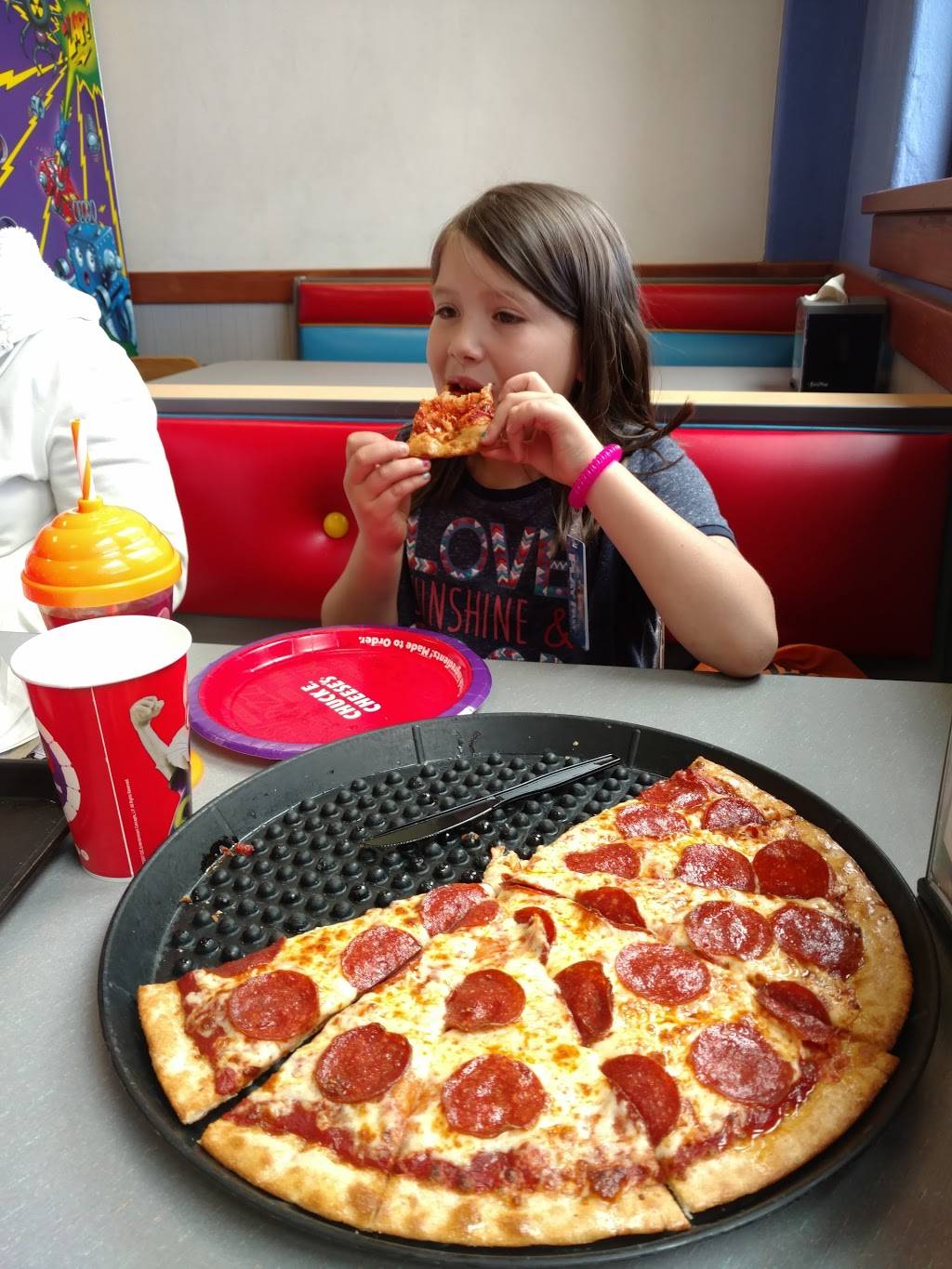 Chuck E. Cheeses | restaurant | 56 Chambers Bridge Rd, Brick, NJ 08723, USA | 7322629200 OR +1 732-262-9200