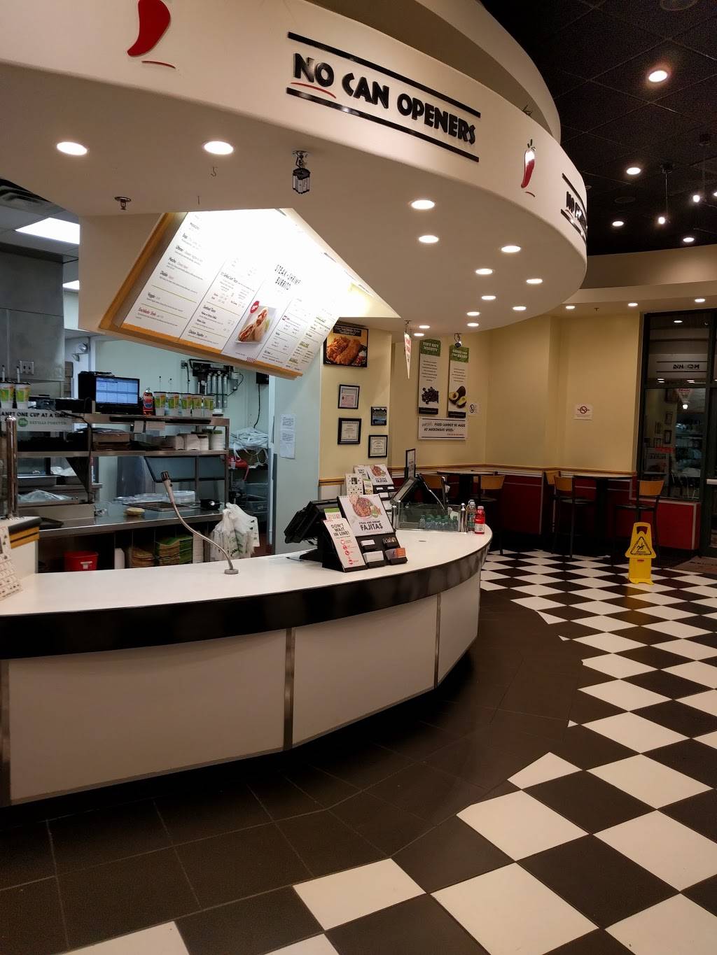 Baja Fresh Mexican Grill | restaurant | 302 King Farm Blvd Ste 150, Rockville, MD 20850, USA | 2406833907 OR +1 240-683-3907