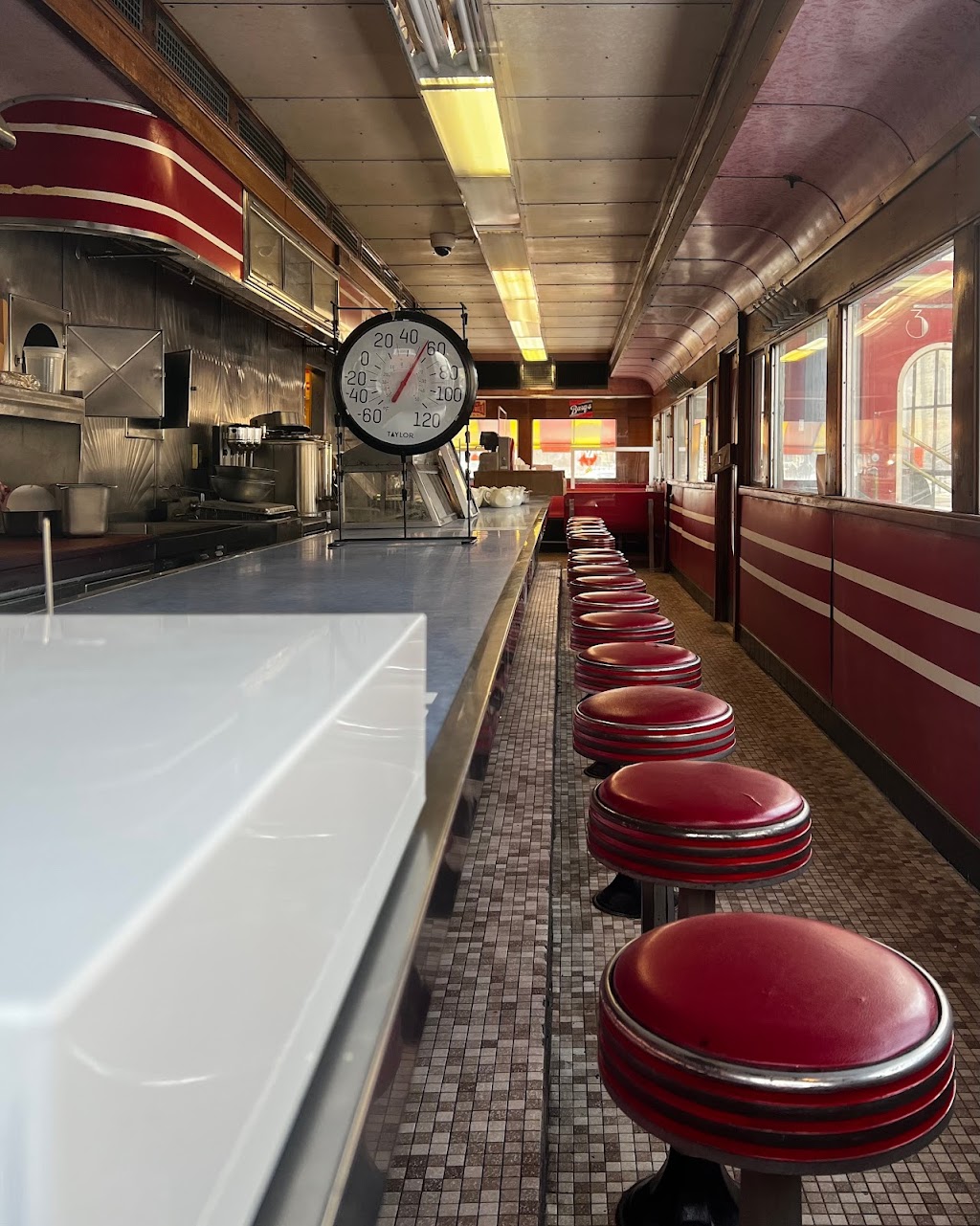 Mickeys Diner | restaurant | 36 7th St W, St Paul, MN 55102, USA | 6512225633 OR +1 651-222-5633
