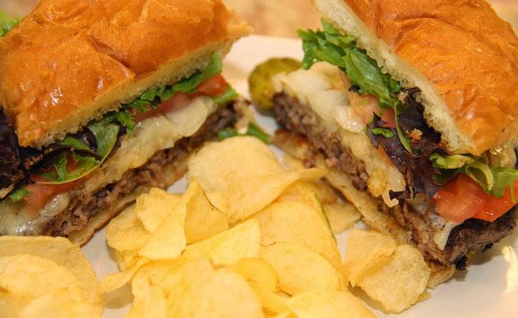 Hendersons Cafe | restaurant | 300 Main St, Wenham, MA 01984, USA | 9784681900 OR +1 978-468-1900