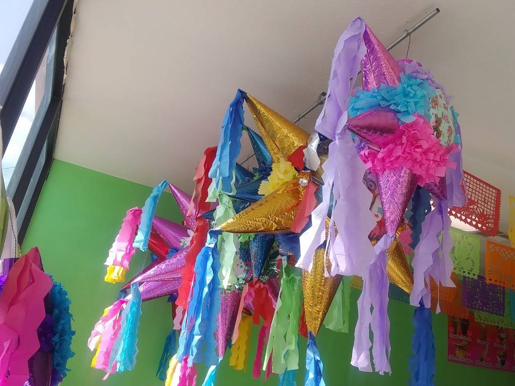 La placita raspados Y Mas.... | restaurant | 5769 S Elm Ave, Fresno, CA 93706, USA | 5593947172 OR +1 559-394-7172