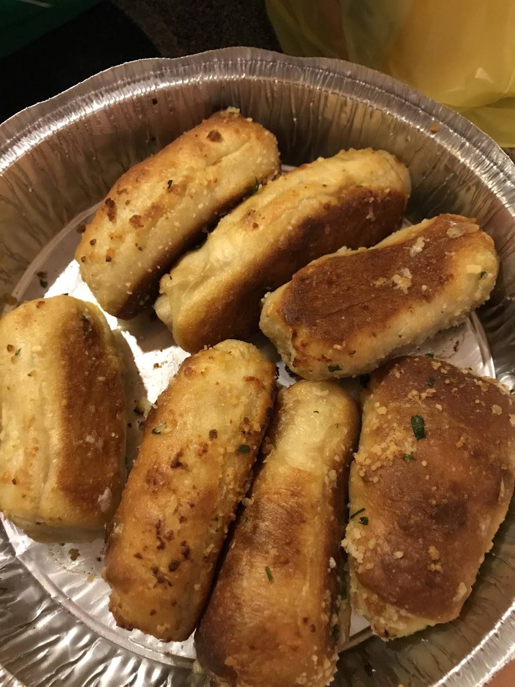 Pasquales | restaurant | 248 Main St, New Paltz, NY 12561, USA | 8452550400 OR +1 845-255-0400