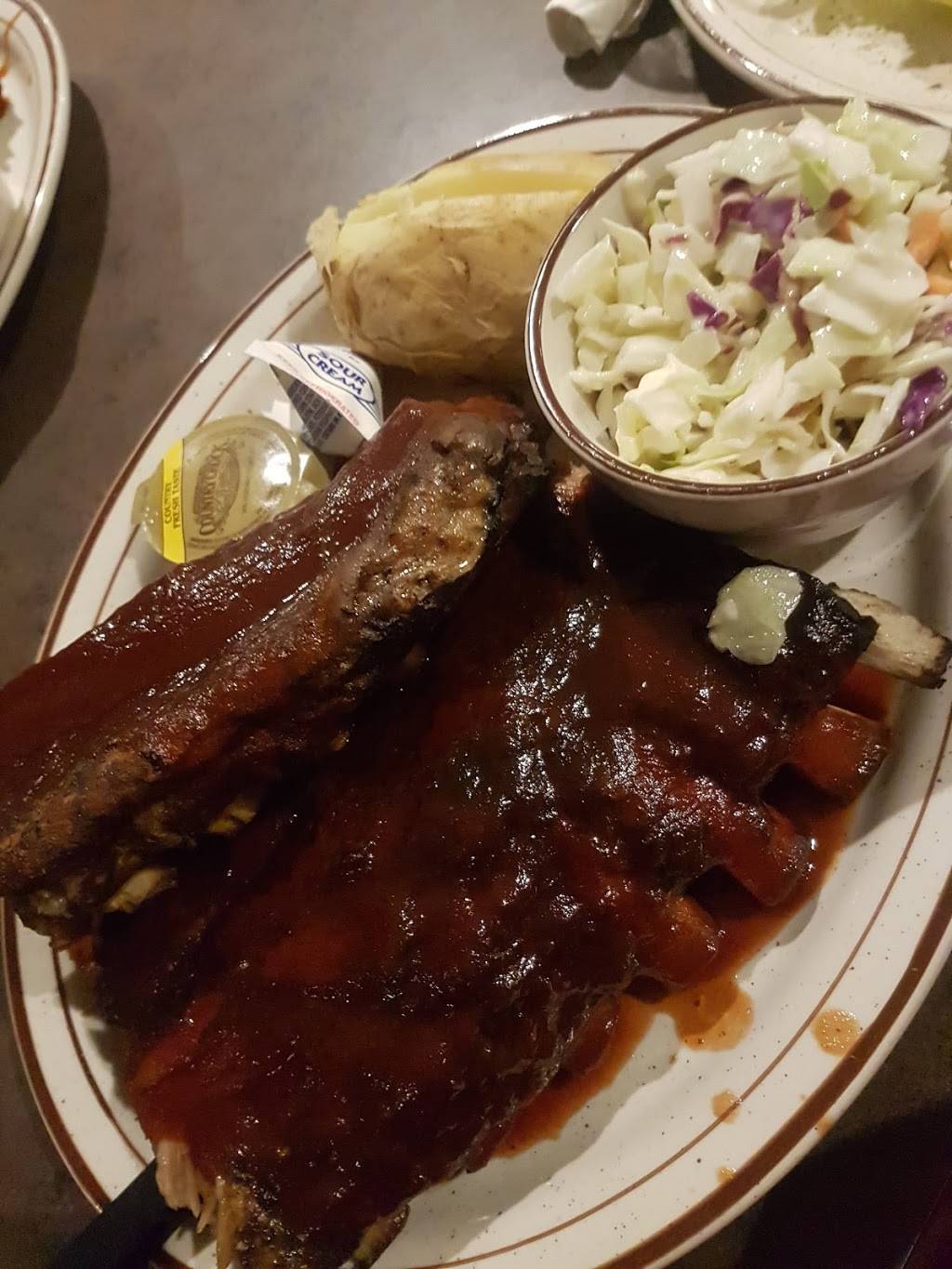 Pub19 Bar & Grill | restaurant | 1665 IA-86, Spirit Lake, IA 51360, USA | 7123328142 OR +1 712-332-8142