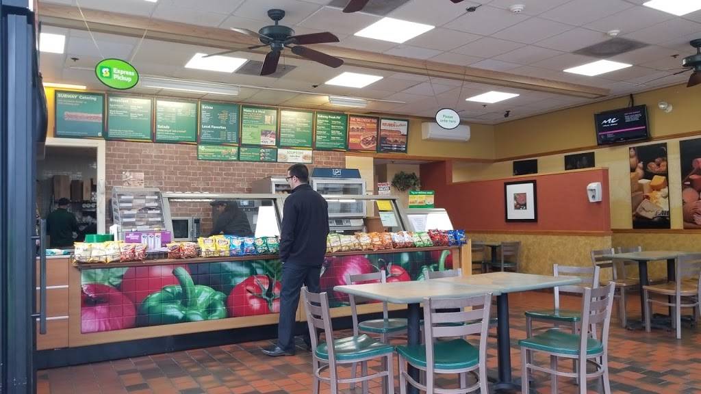 Subway | restaurant | 547 W Grove St, Middleborough, MA 02346, USA | 5089477875 OR +1 508-947-7875