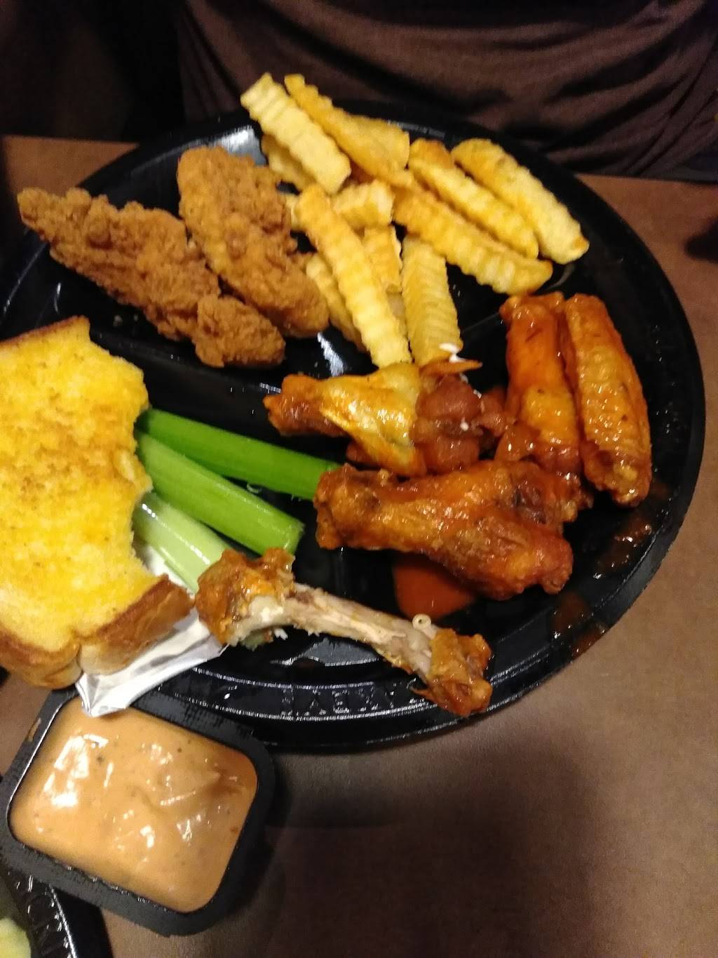Zaxbys Chicken Fingers & Buffalo Wings | restaurant | 868 E, FL-44, Wildwood, FL 34785, USA | 3527480221 OR +1 352-748-0221