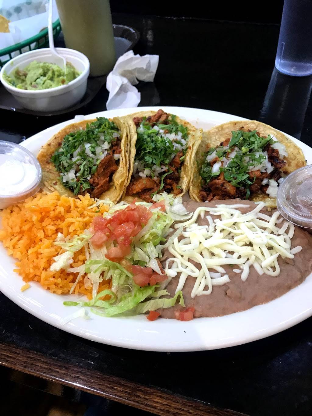 Edgewater Tacos | restaurant | 5624 N Broadway, Chicago, IL 60660, USA | 7739440847 OR +1 773-944-0847