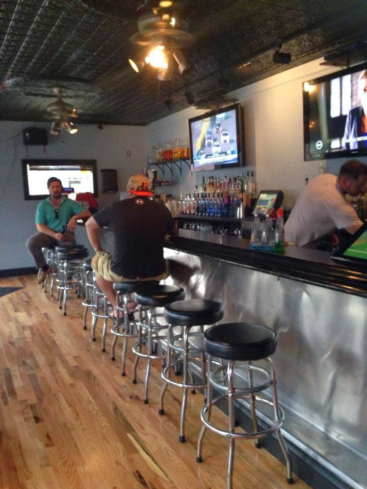 The Pig & Rooster Smokehouse | restaurant | 3242 Foster Ave, Baltimore, MD 21224, USA | 4105221696 OR +1 410-522-1696