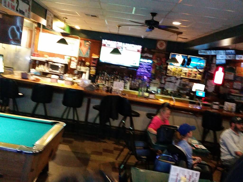 Town Club | restaurant | 2400 E Broadway, Alton, IL 62002, USA | 6184625431 OR +1 618-462-5431