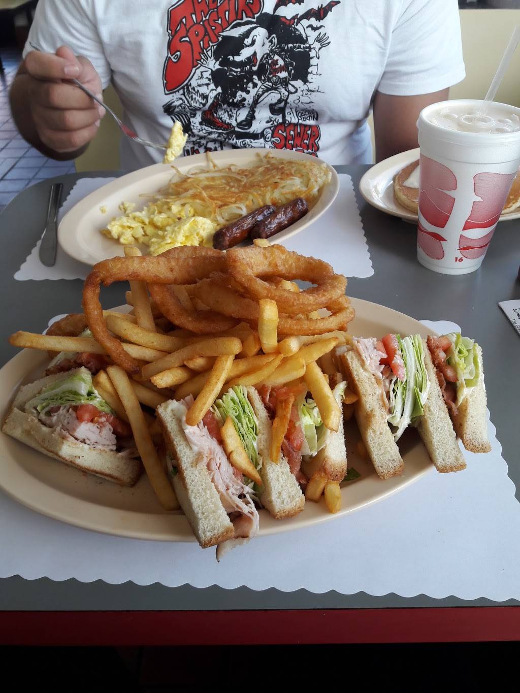 Pops Burgers | restaurant | 7623 State St, Huntington Park, CA 90255, USA | 3235890504 OR +1 323-589-0504