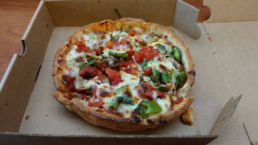 Reggios Chicago Style Pizza and Hot Dogs | restaurant | Terminal 1, 10000 Bessie Coleman Dr, Chicago, IL 60666, USA | 7736866180 OR +1 773-686-6180