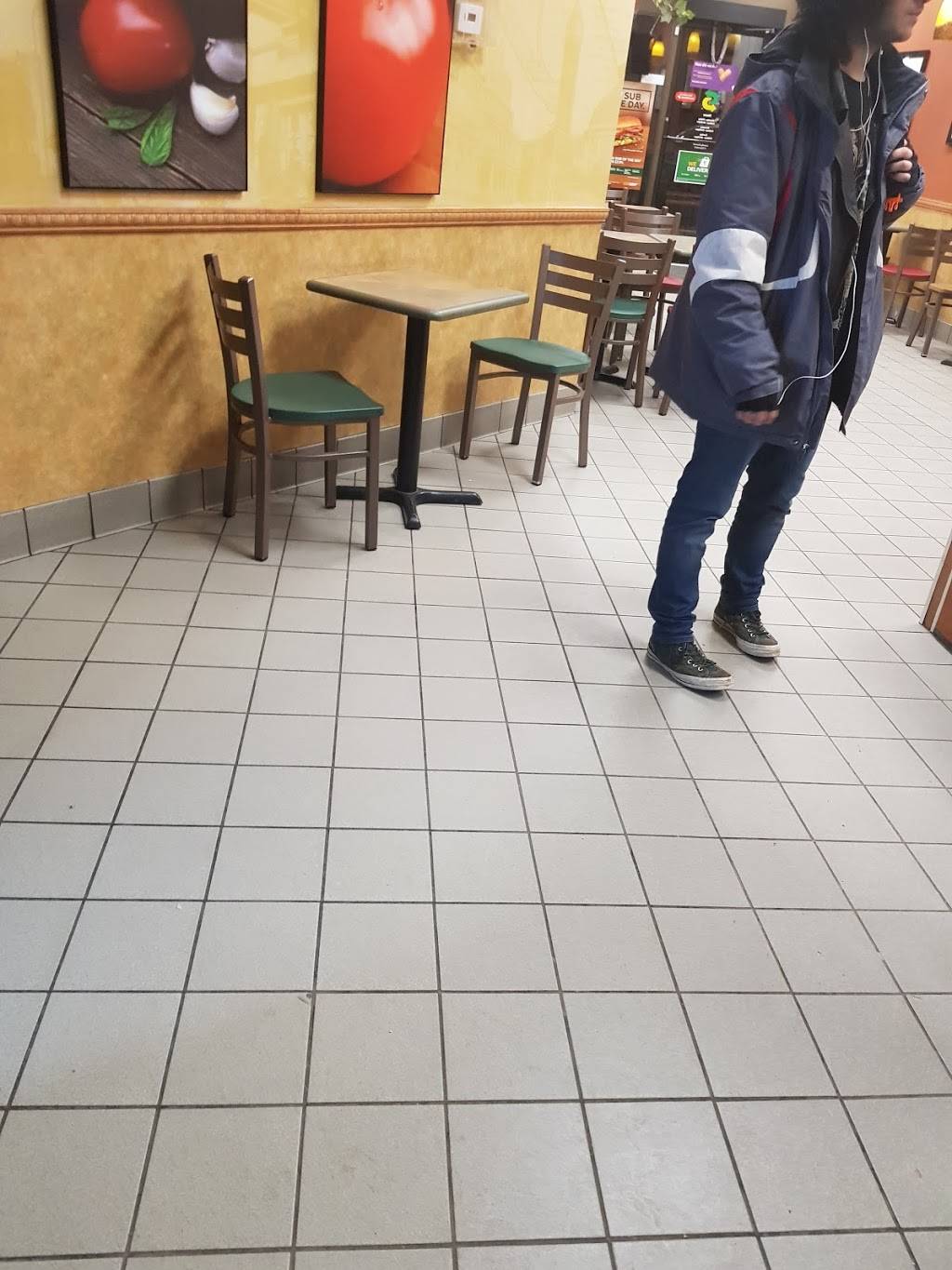 Subway | restaurant | 366 Bloor St E #4, Toronto, ON M4W 1H4, Canada | 4169442220 OR +1 416-944-2220