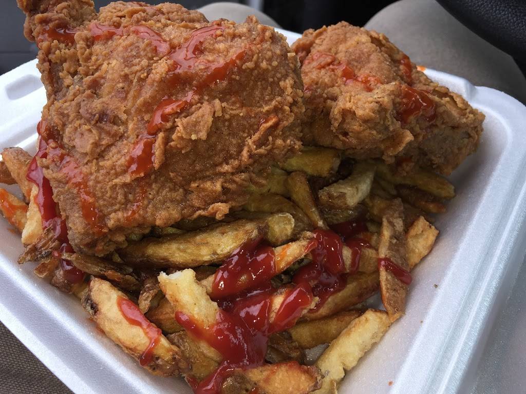 Chesters Chicken & Fish | restaurant | 771 Southdale Rd E, London, ON N6E 2C6, Canada | 5194711100 OR +1 519-471-1100