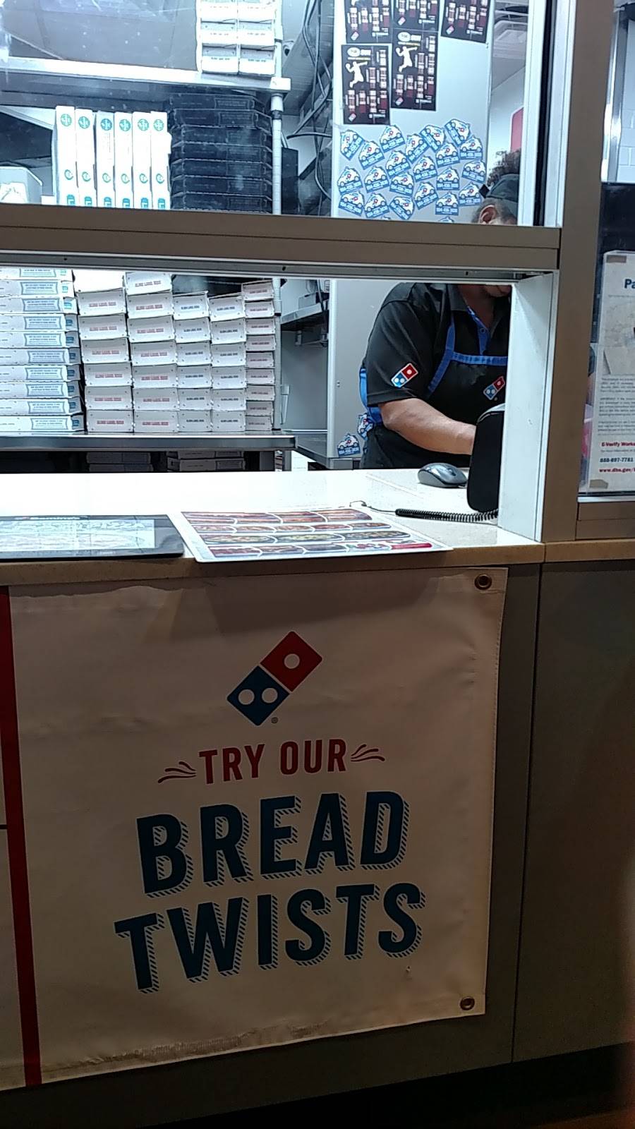 Dominos Pizza | meal delivery | 410 N Federal Hwy, Hallandale Beach, FL 33009, USA | 9544563030 OR +1 954-456-3030