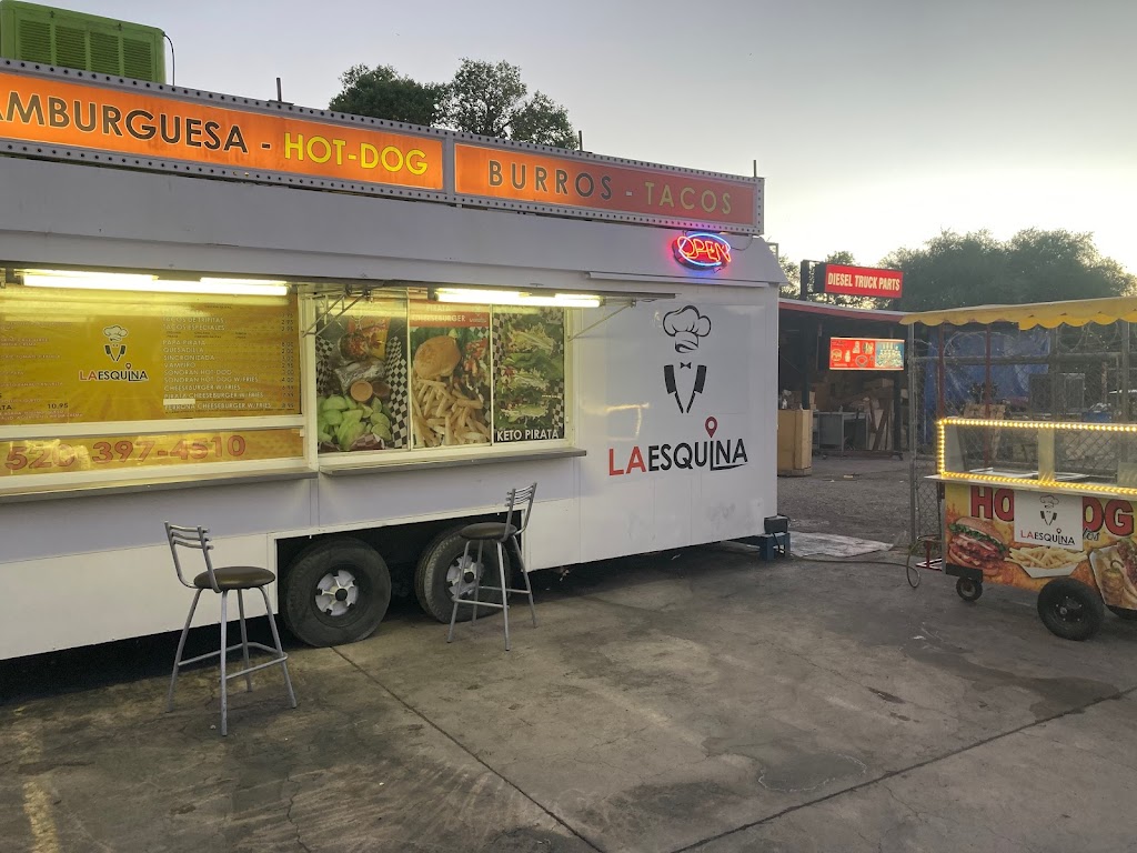 La Esquina | restaurant | 35 E Baffert Dr, Nogales, AZ 85621, USA | 5203974510 OR +1 520-397-4510