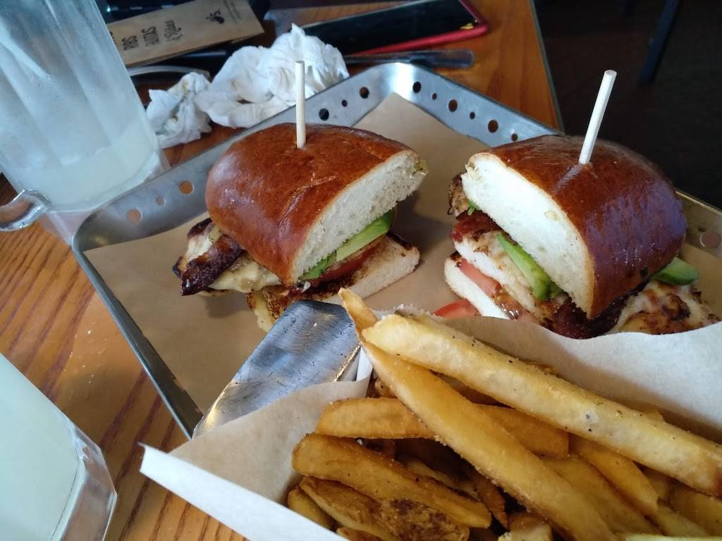 Chilis Grill & Bar | meal takeaway | 17588 Castleton St, City of Industry, CA 91748, USA | 6265814769 OR +1 626-581-4769