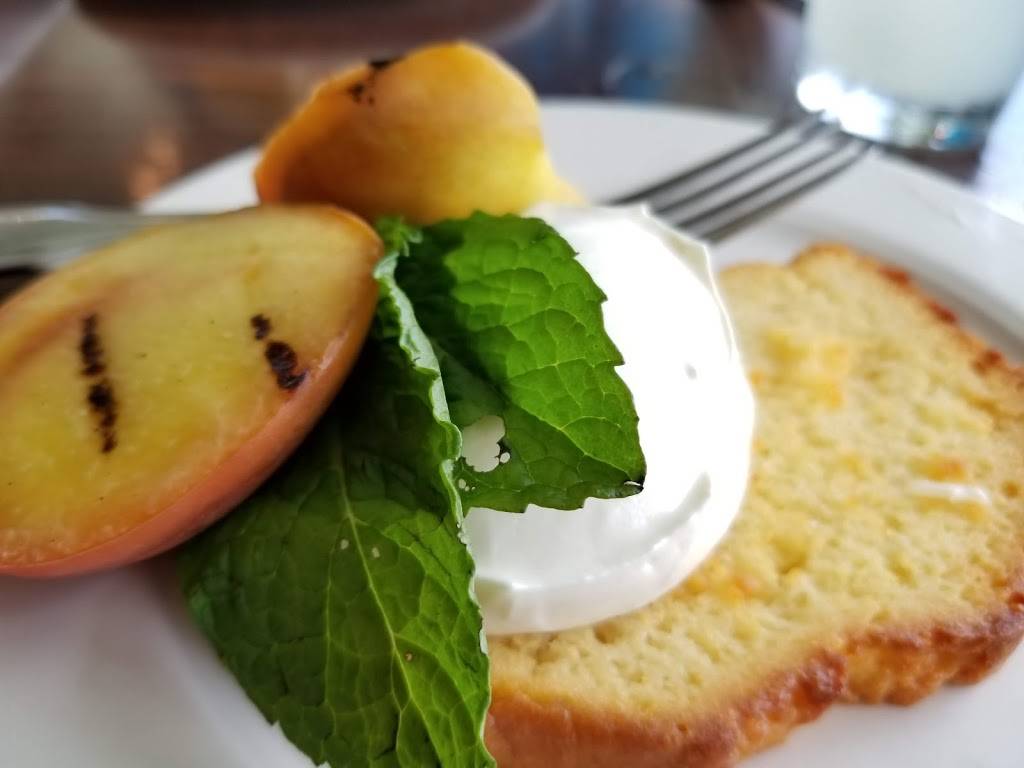 Serengeti Overlook Resturant And Pub | restaurant | 10165 McKinley Dr, Tampa, FL 33612, USA | 8138844386 OR +1 813-884-4386