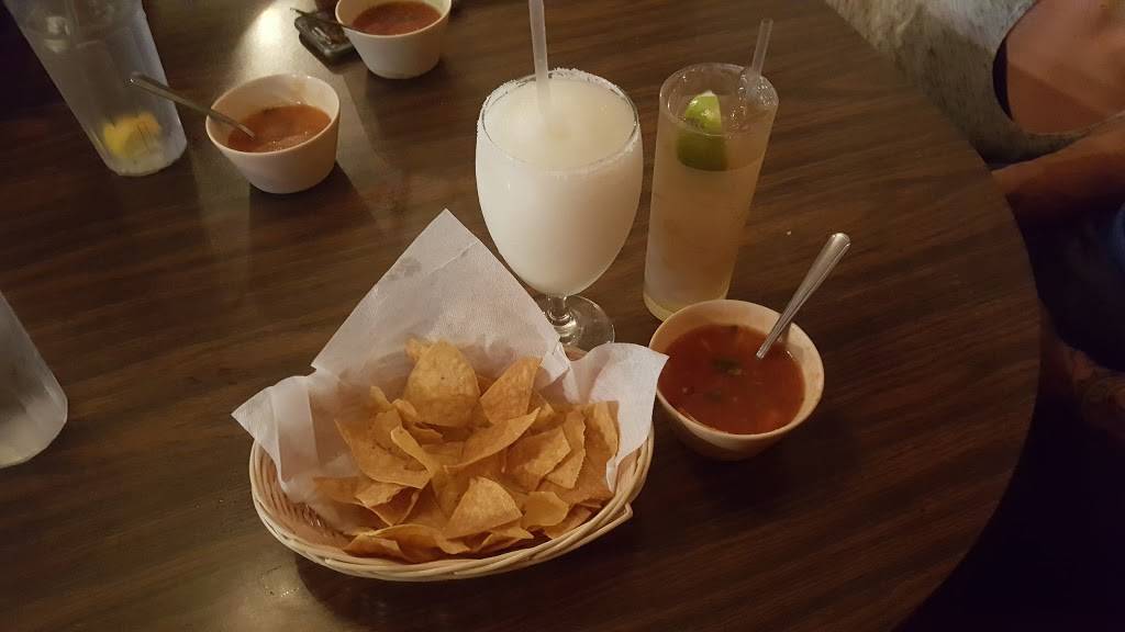 Los Gallos Mexican Restaurant | restaurant | 1667 E Orangethorpe Ave, Placentia, CA 92870, USA | 7145797955 OR +1 714-579-7955