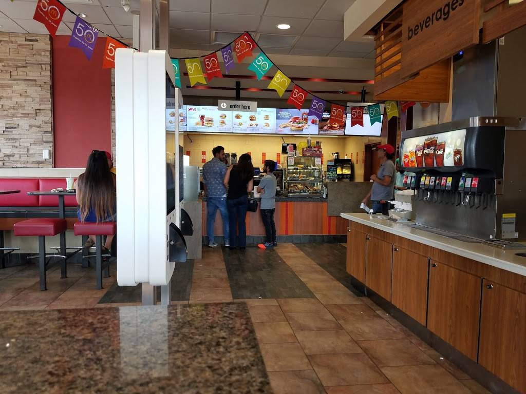 McDonalds | cafe | 243 Woodlawn Rd W, Guelph, ON N1H 7L6, Canada | 5198260507 OR +1 519-826-0507