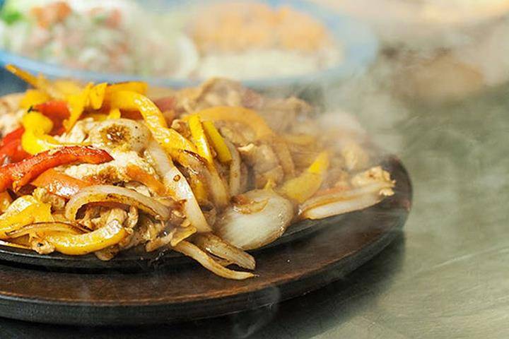 Los Agaves Mexican Grill | restaurant | 5304 Avenue of the Cities, Moline, IL 61265, USA | 3097571505 OR +1 309-757-1505