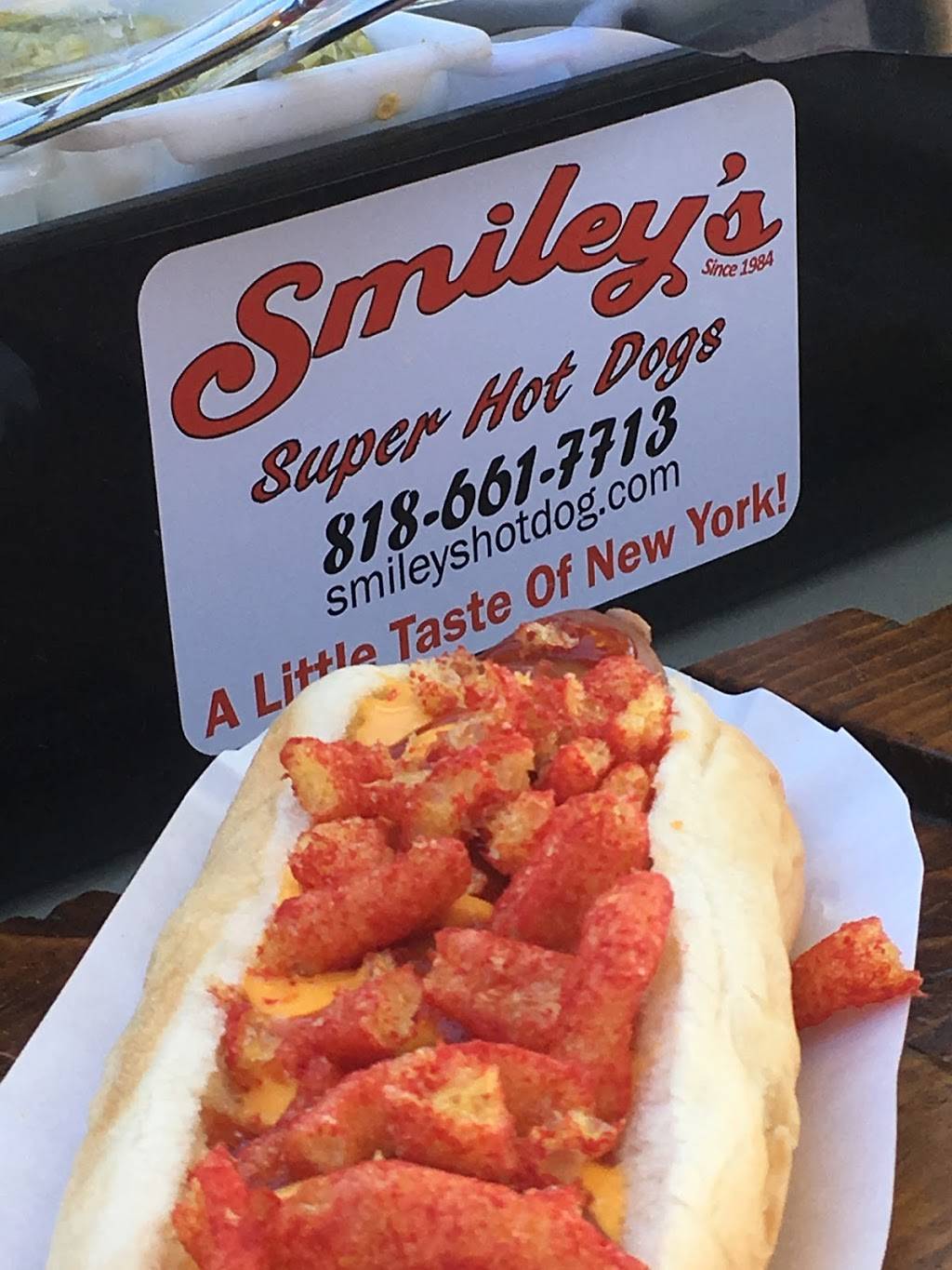 Smileys Hot Dogs | restaurant | 2649 Townsgate Rd, Westlake Village, CA 91361, USA | 8186617713 OR +1 818-661-7713