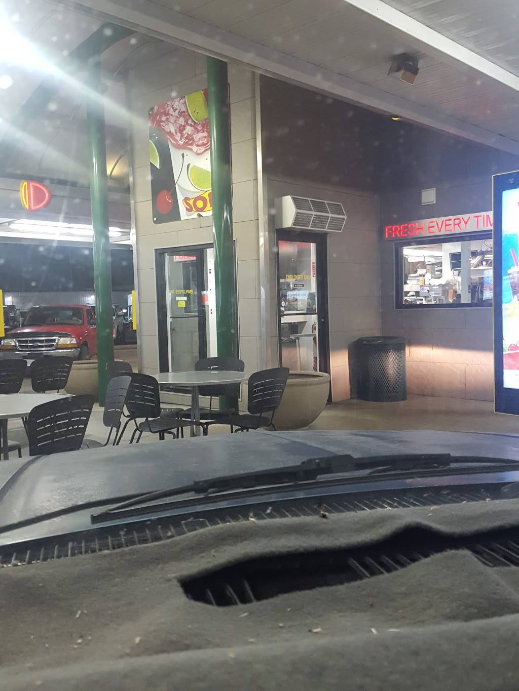 Sonic Drive-In | restaurant | 2116 N Locust Ave, Lawrenceburg, TN 38464, USA | 9317669222 OR +1 931-766-9222