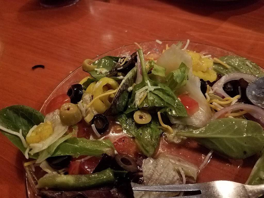 Pirates Cove | restaurant | 108 Mt Vernon Ave, Mt Vernon, OH 43050, USA | 7403935000 OR +1 740-393-5000