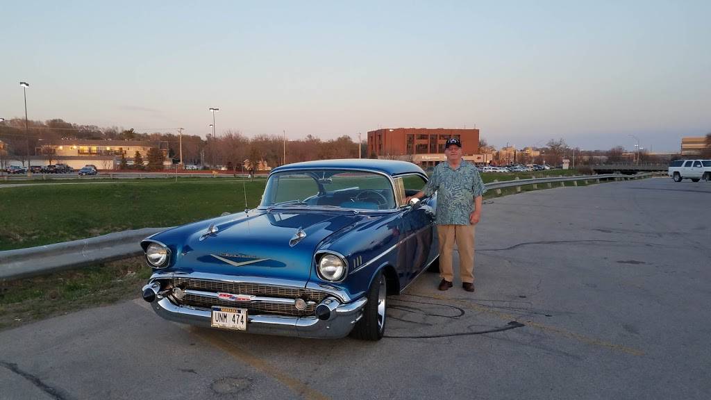 Runza Restaurant | restaurant | 965 S 72nd St, Omaha, NE 68114, USA | 4028983199 OR +1 402-898-3199