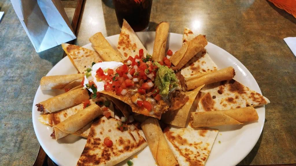 Papis Mex Grill | restaurant | 5624, 1560 E Champlain Dr #101, Fresno, CA 93720, USA | 5594341609 OR +1 559-434-1609