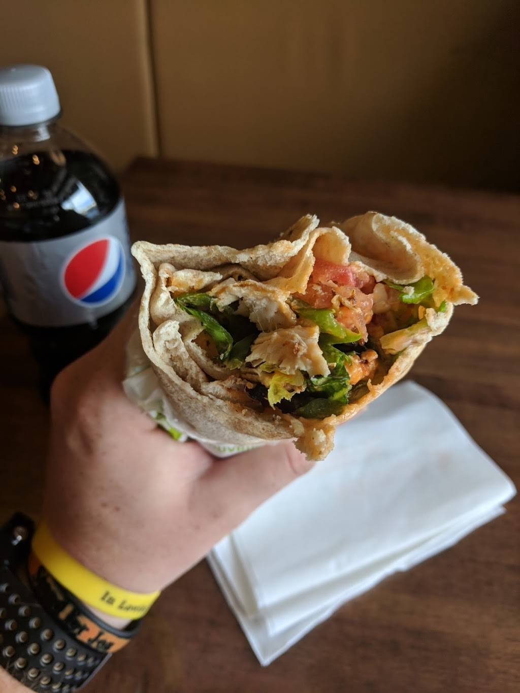 Mucho Burrito Fresh Mexican Grill | restaurant | 18267 Yonge St, East Gwillimbury, ON L9N 0A2, Canada | 9052357544 OR +1 905-235-7544