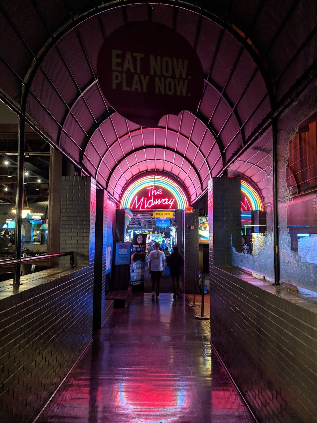 Dave & Busters | restaurant | 325 N Christopher Columbus Blvd, Philadelphia, PA 19106, USA | 2154131951 OR +1 215-413-1951