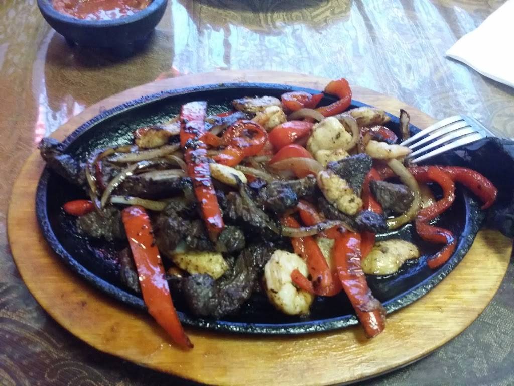 Salitre Restaurant | restaurant | 9284 Irving Park Rd, Schiller Park, IL 60176, USA | 8476711334 OR +1 847-671-1334