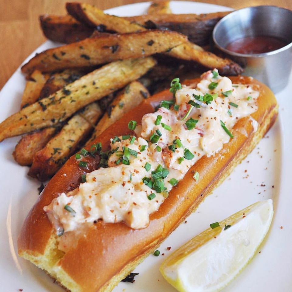 Ellas Oyster Bar | restaurant | 9420 NW 41st St, Doral, FL 33178, USA | 7863997956 OR +1 786-399-7956