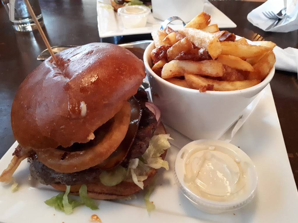 Simcoe Arms | restaurant | 140 Queensway East, Simcoe, ON N3Y 4W1, Canada | 5194285635 OR +1 519-428-5635