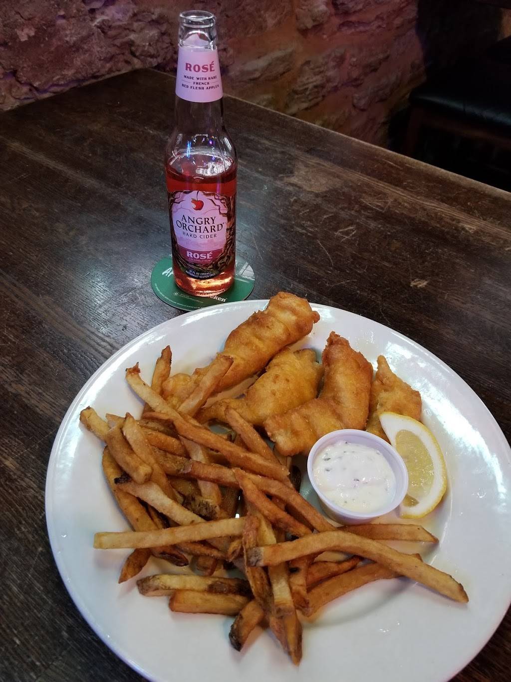 The Dam Bar & Grill | restaurant | 65 N River Ln, Geneva, IL 60134, USA | 6308453266 OR +1 630-845-3266