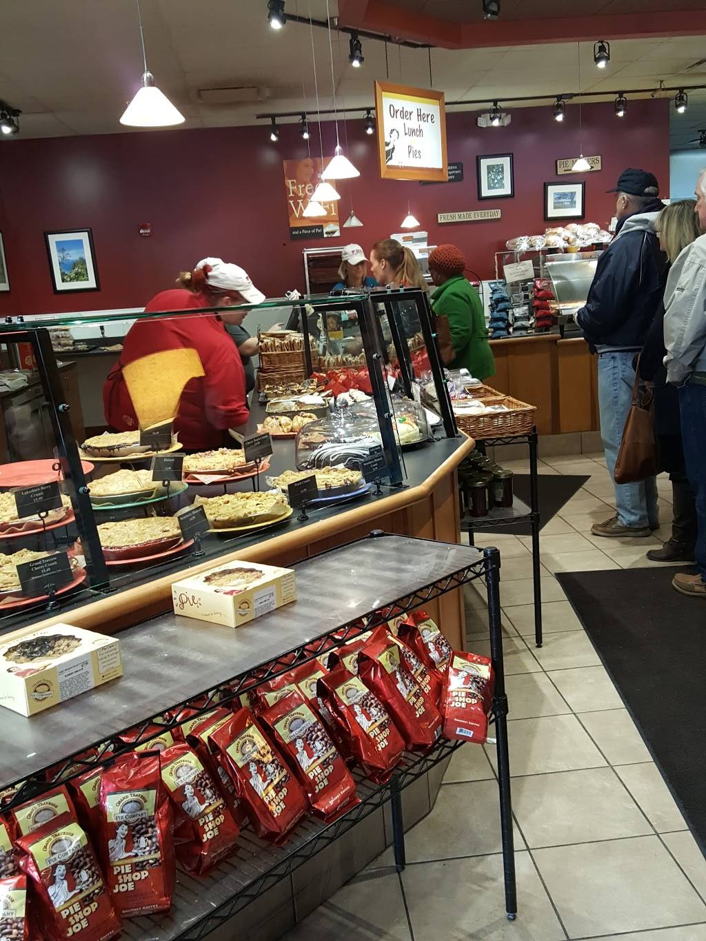 Grand Traverse Pie Company | restaurant | 3224 28th St SE, Kentwood, MI 49512, USA | 6169777600 OR +1 616-977-7600