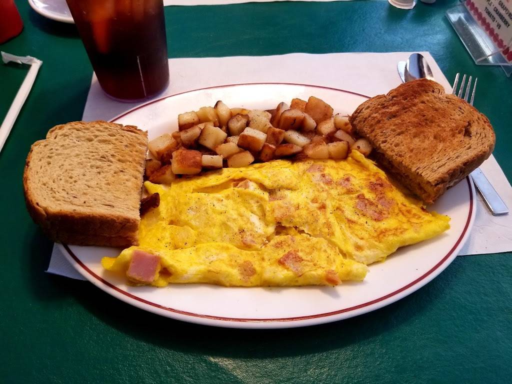 Quacks Village Inn | restaurant | 7239 Hwy 20, Madison, NY 13402, USA | 3158931806 OR +1 315-893-1806