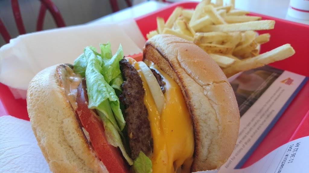In-N-Out Burger | restaurant | 1701 Artesia Blvd, Gardena, CA 90248, USA | 8007861000 OR +1 800-786-1000