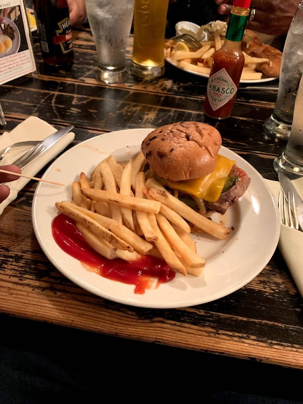 Trinity Hall Irish Pub & Restaurant | restaurant | 5321 E Mockingbird Ln #250, Dallas, TX 75206, USA | 2148873600 OR +1 214-887-3600