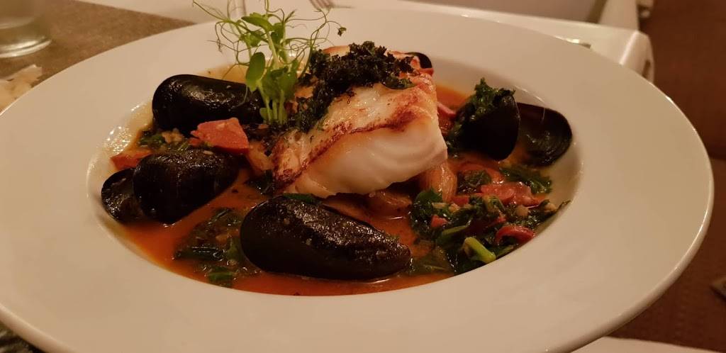 Chescas Restaurant | restaurant | 38 N Water St, Edgartown, MA 02539, USA | 5086271234 OR +1 508-627-1234