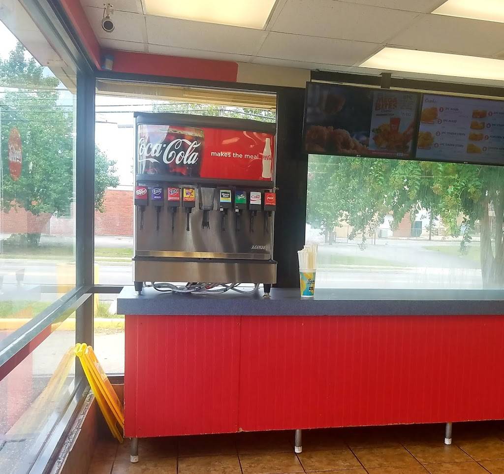 Churchs Chicken | restaurant | 202 W Liberty St, Sumter, SC 29150, USA | 8038830431 OR +1 803-883-0431