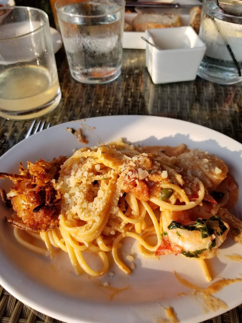 Tav-Vino Restaurant | restaurant | 267 Water St, Warren, RI 02885, USA | 4012450231 OR +1 401-245-0231