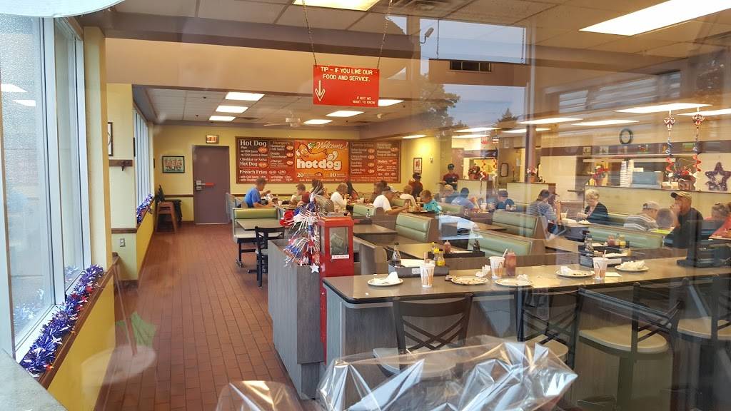 Jib Jab Hot Dog Shoppe | restaurant | 313 S State St, Girard, OH 44420, USA | 3305451129 OR +1 330-545-1129