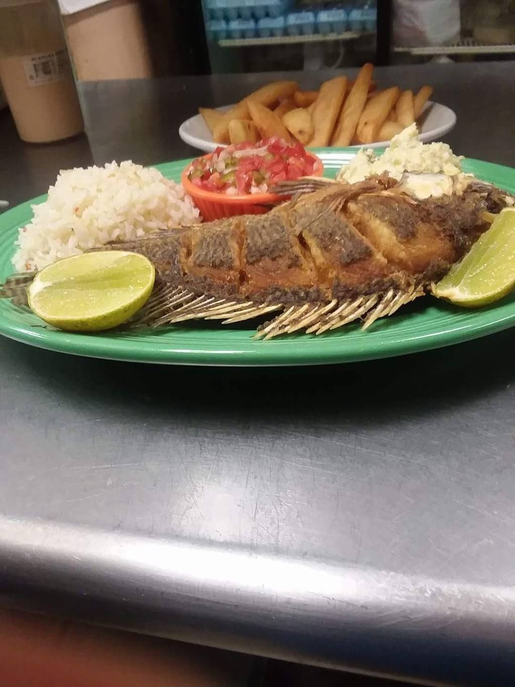 Pupuseria Dona Marta | restaurant | 1020 Seven Oaks Blvd #C, Bridge City, LA 70094, USA | 5044368179 OR +1 504-436-8179