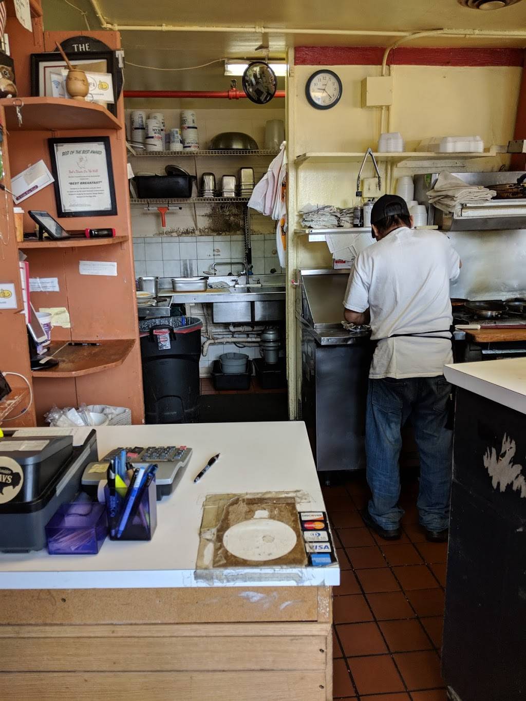 Dots Diner On the Hill | restaurant | 1333 Broadway, Boulder, CO 80302, USA | 3034479184 OR +1 303-447-9184