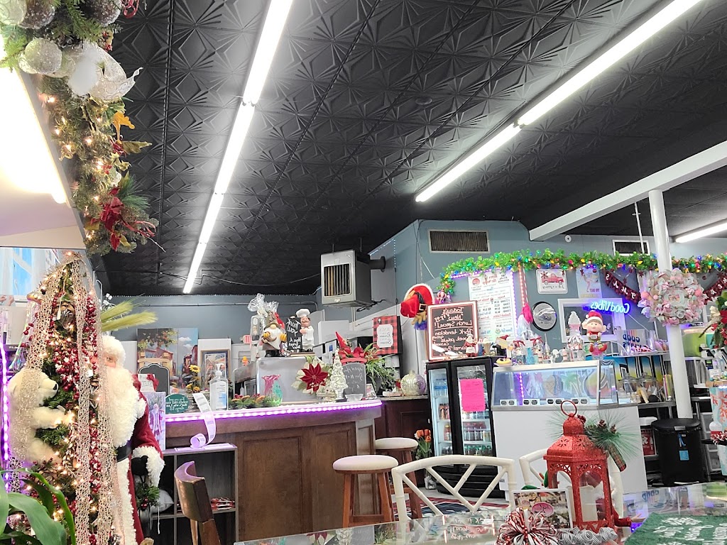 Fork in the Road | restaurant | 334 S Main St, Emporia, VA 23847, USA | 4348296497 OR +1 434-829-6497