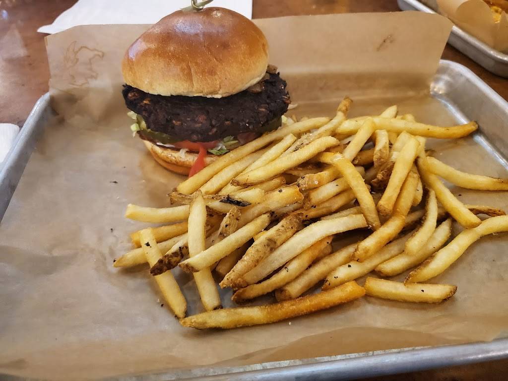 Buffalo Wild Wings | meal takeaway | 20505 S Dixie Hwy Suite 555A, Cutler Bay, FL 33189, USA | 3052388850 OR +1 305-238-8850